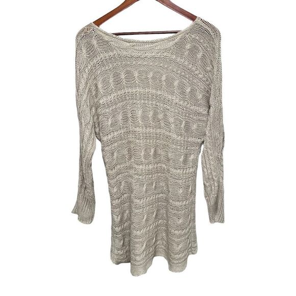 𝅺Alice + Olivia Hayden Cable Knit Sweater - Picture 3 of 11